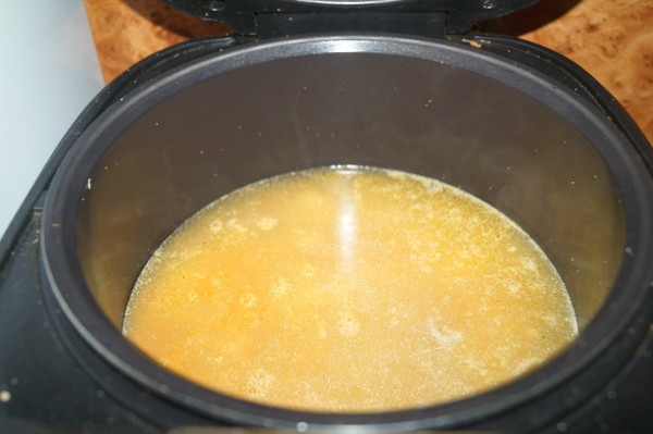 Гороховый суп в чаше мультиварки